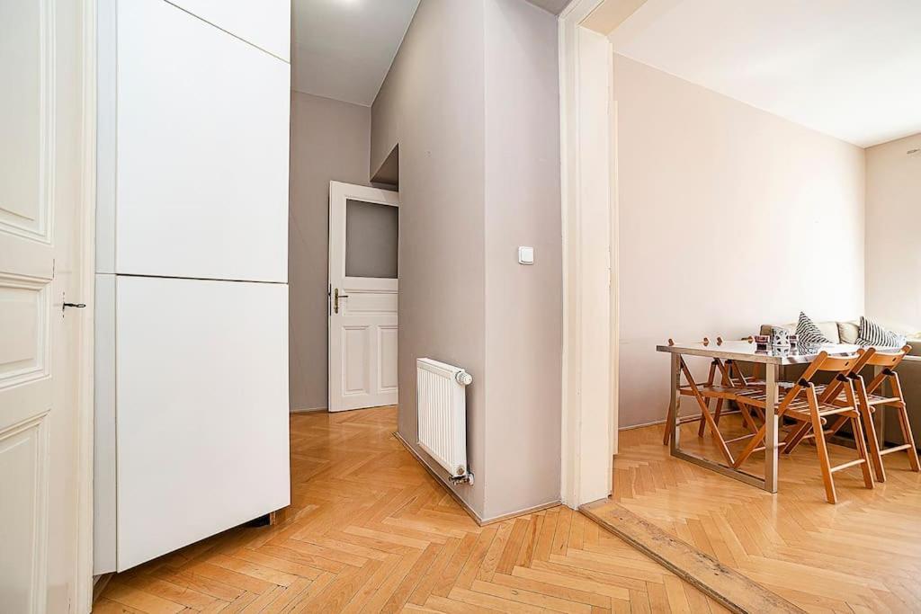 Cozy And Sunny Apartment In Uptown Praha Exteriér fotografie